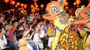 ບຸນວັນເພັງເດືອນ 8 ດຳເນີນໄປຢ່າງຟົດຟື້ນໃນທົ່ວປະເທດຫວຽດນາມ